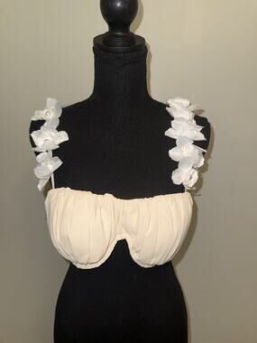 Blithe LA Shell Shaped Bra Top Faux Flowers Beige Color Size Large Mermaid